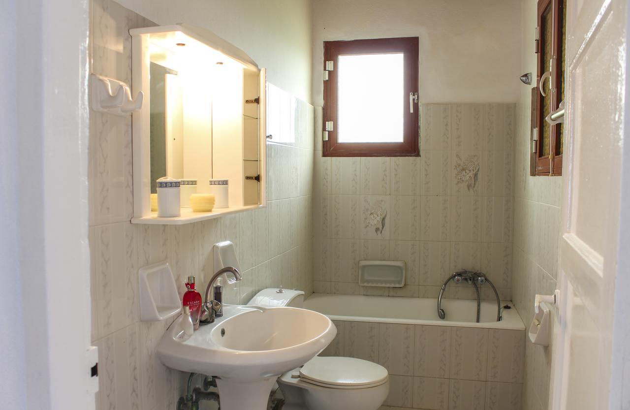 Pelagion II Sea Coral - Beachfront Holiday Home Kypseli ภายนอก รูปภาพ