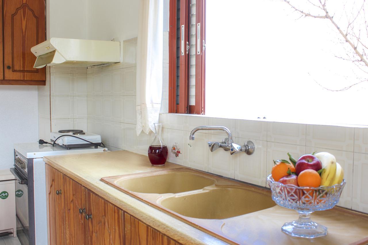 Pelagion II Sea Coral - Beachfront Holiday Home Kypseli ภายนอก รูปภาพ